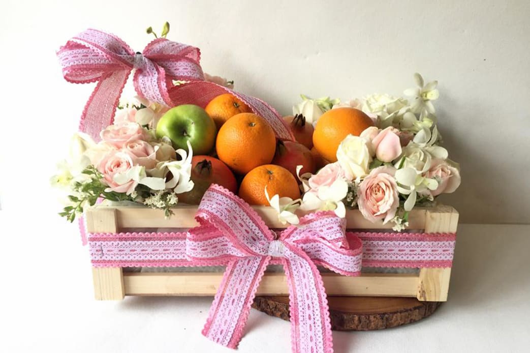 Flowers Gift Hamper